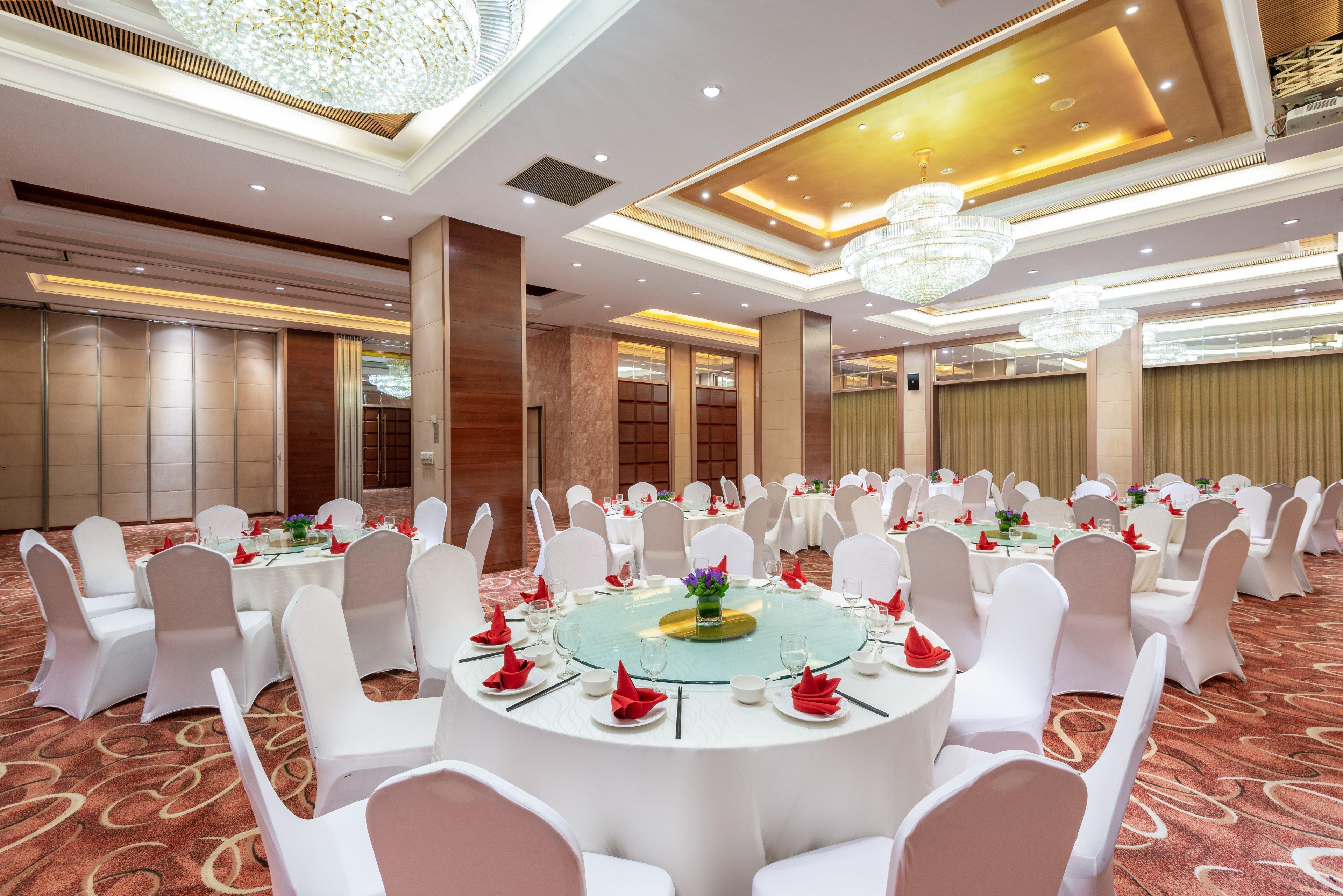 Holiday Inn Shanghai Pudong Nanpu, an IHG Hotel Bagian luar foto