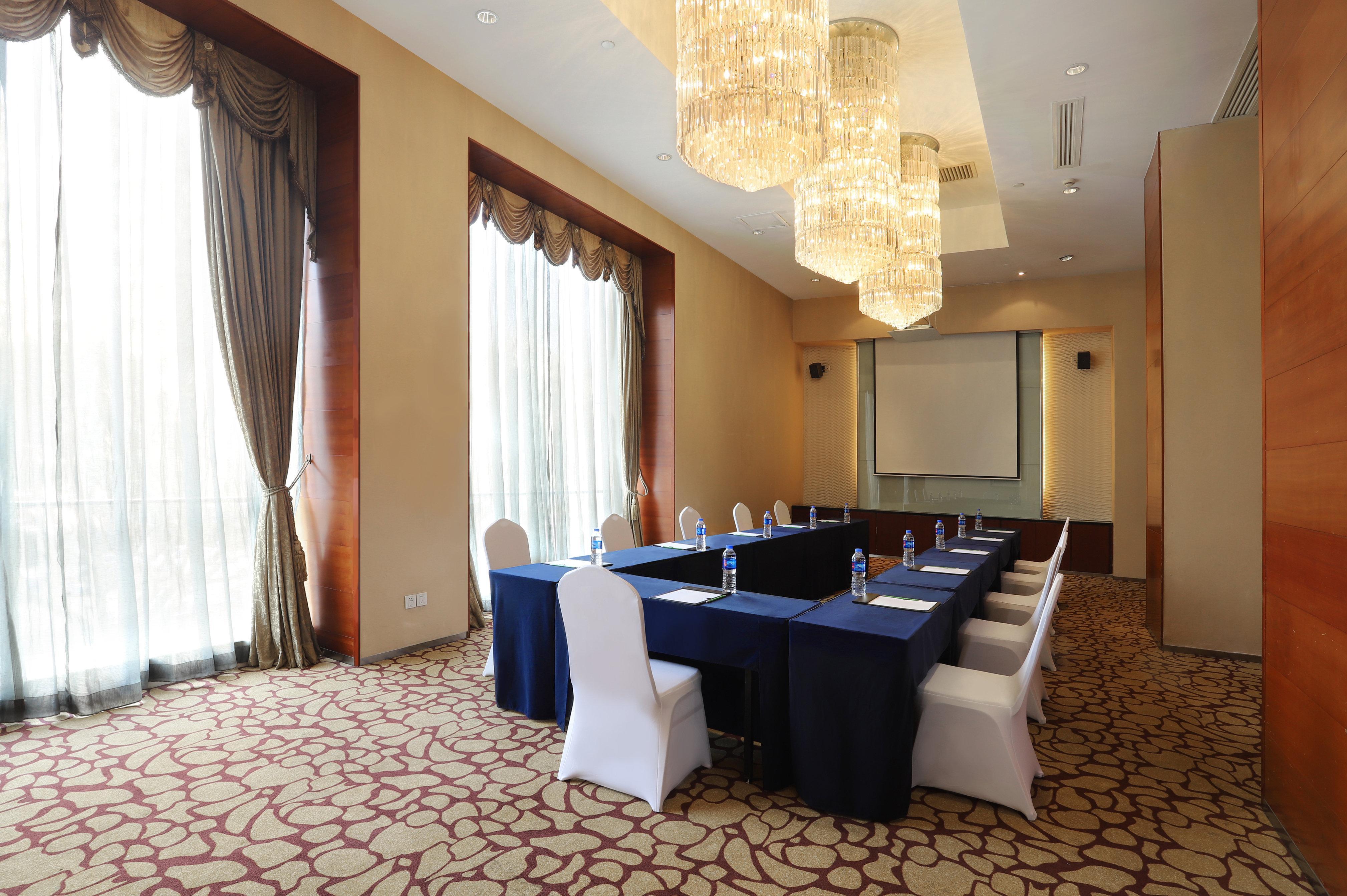 Holiday Inn Shanghai Pudong Nanpu, an IHG Hotel Bagian luar foto
