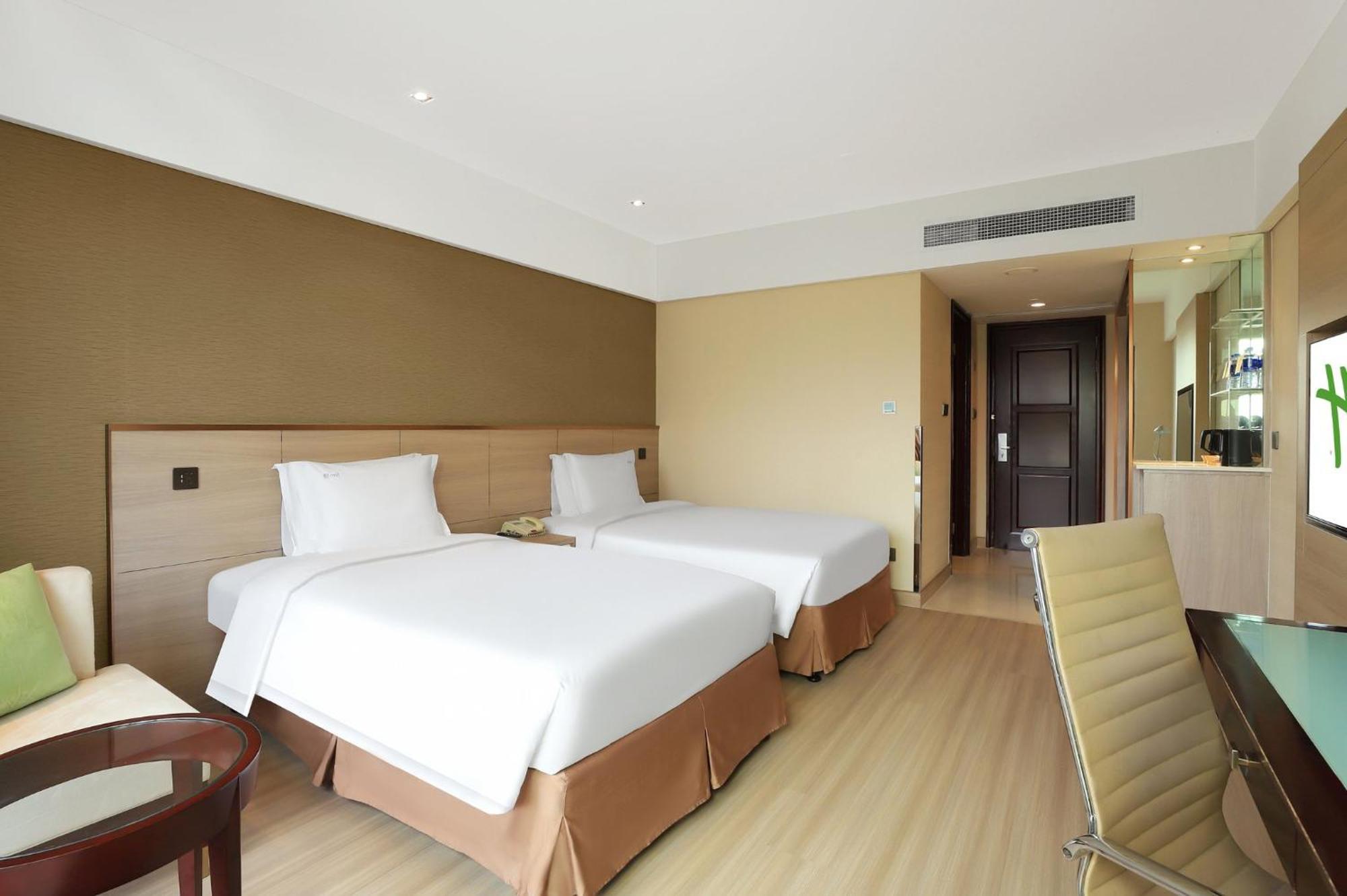 Holiday Inn Shanghai Pudong Nanpu, an IHG Hotel Bagian luar foto