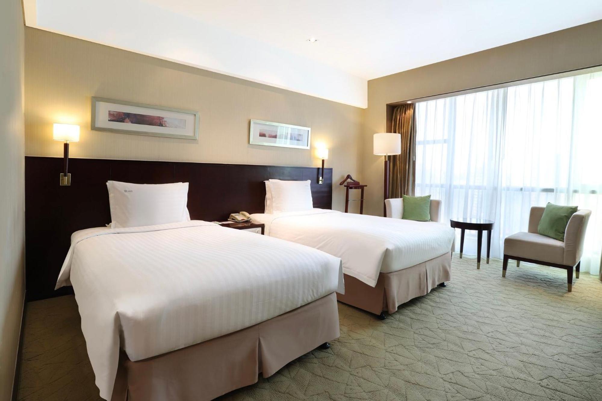Holiday Inn Shanghai Pudong Nanpu, an IHG Hotel Bagian luar foto