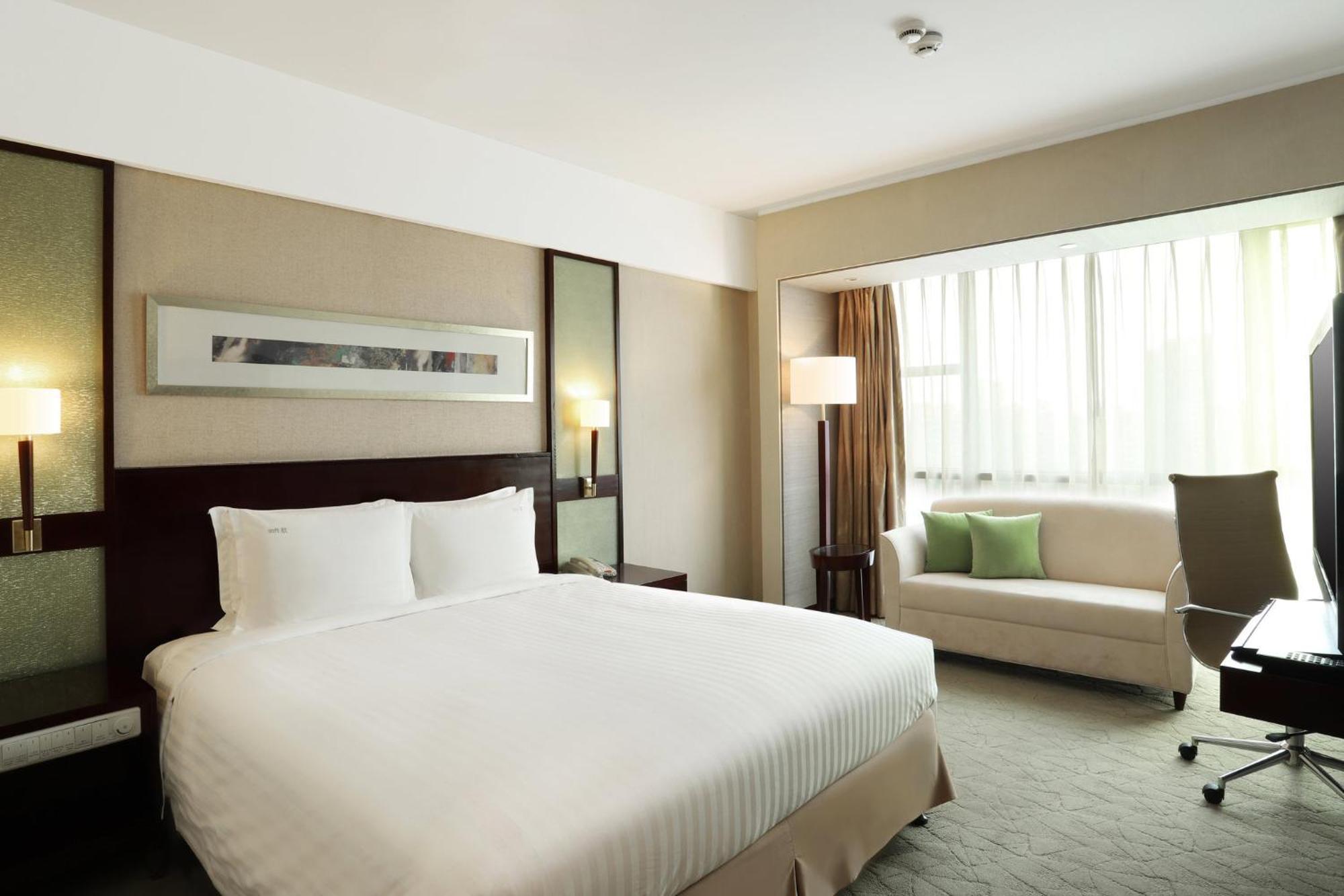 Holiday Inn Shanghai Pudong Nanpu, an IHG Hotel Bagian luar foto